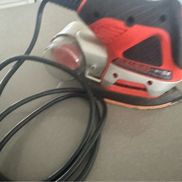 Black & Decker Cyclone 4-in-1 Sander – Cyclonic Dust Collection – Pre-owned - Picture 7 of 9